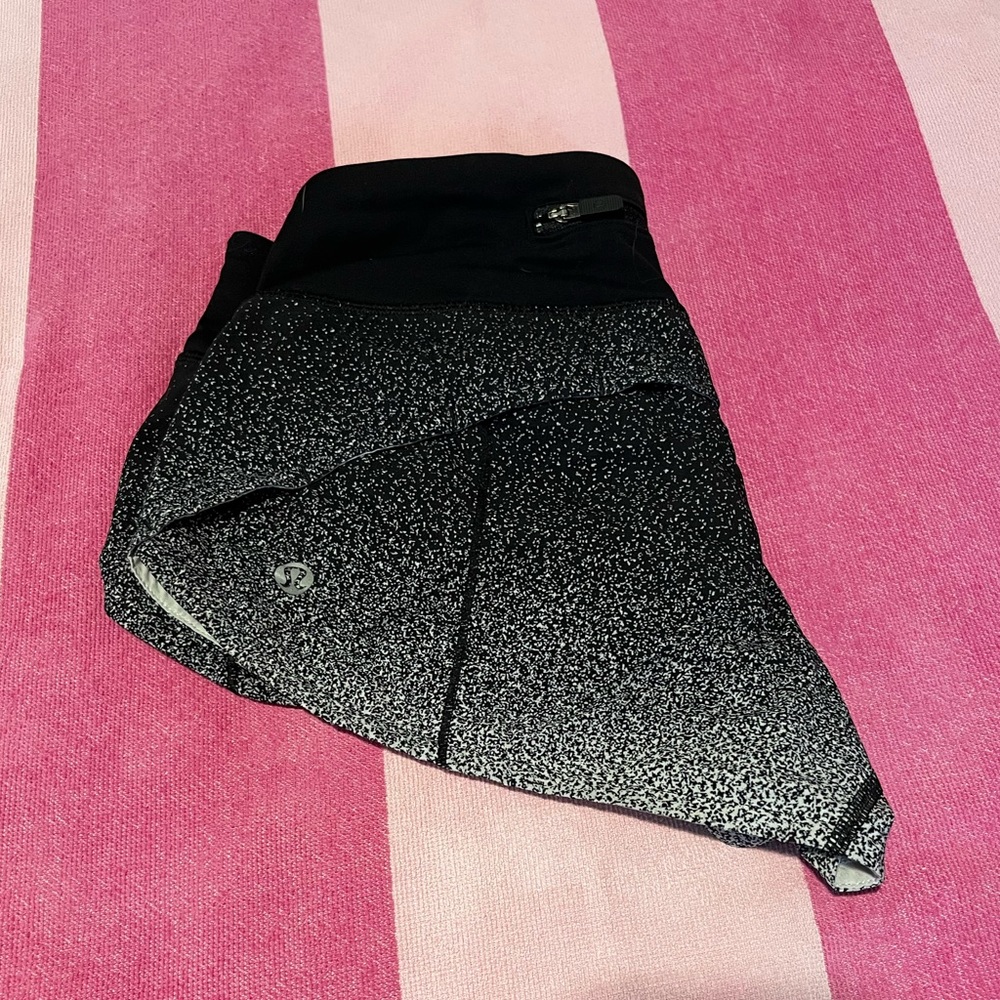 Black and white speckled lululemon shorts